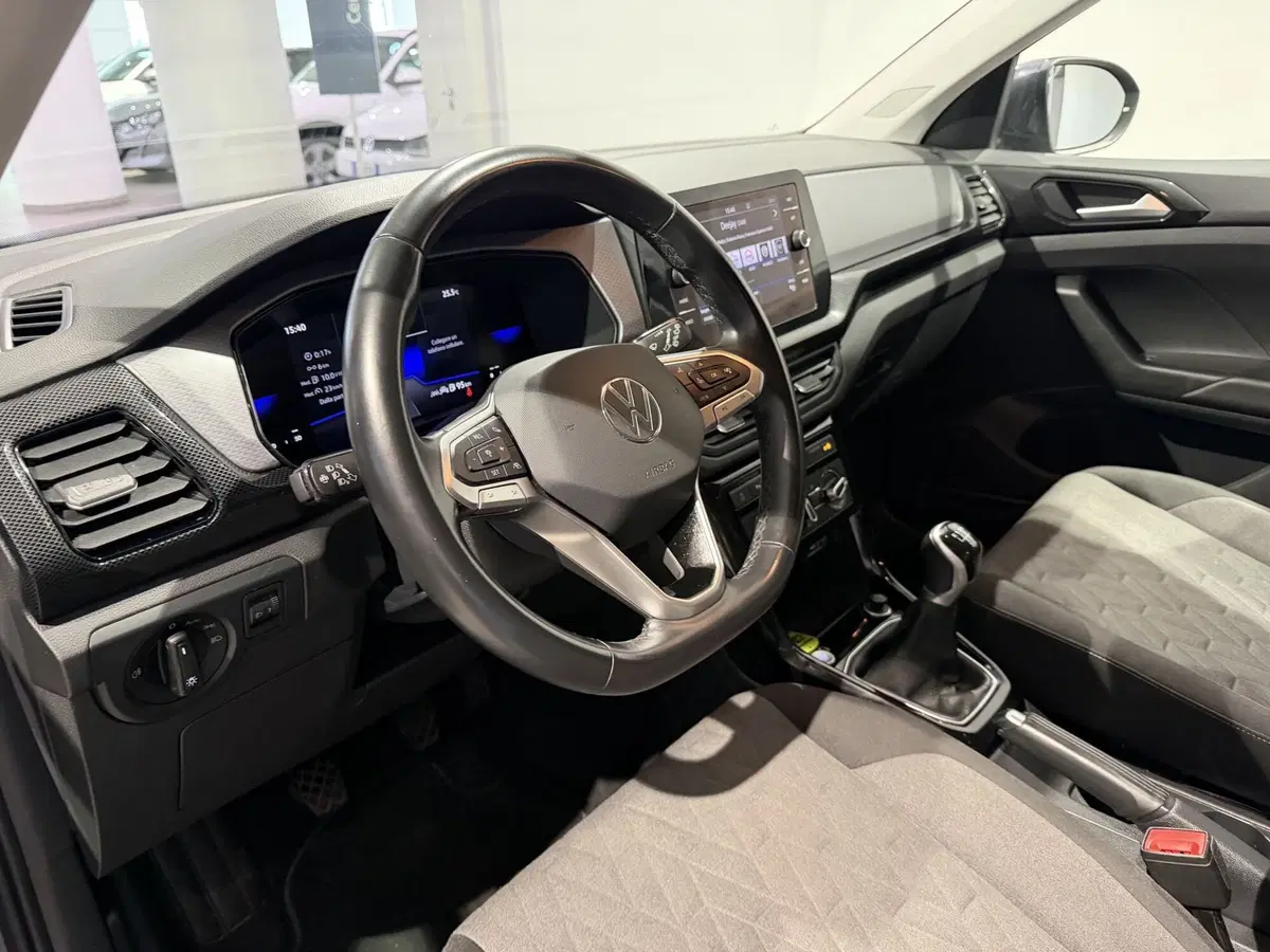 Volkswagen T-Cross usata a Genova (8)