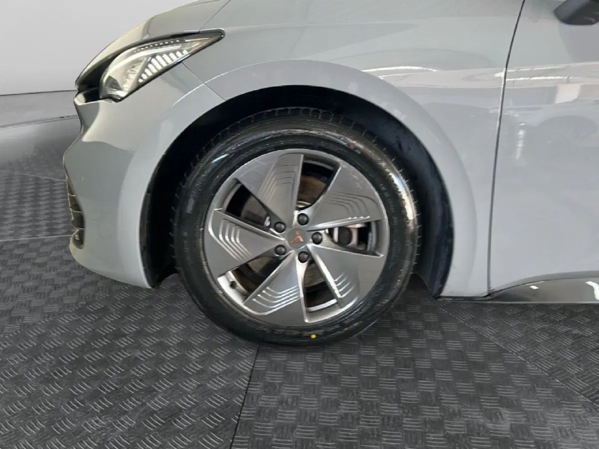 Cupra Born usata a Roma (9)