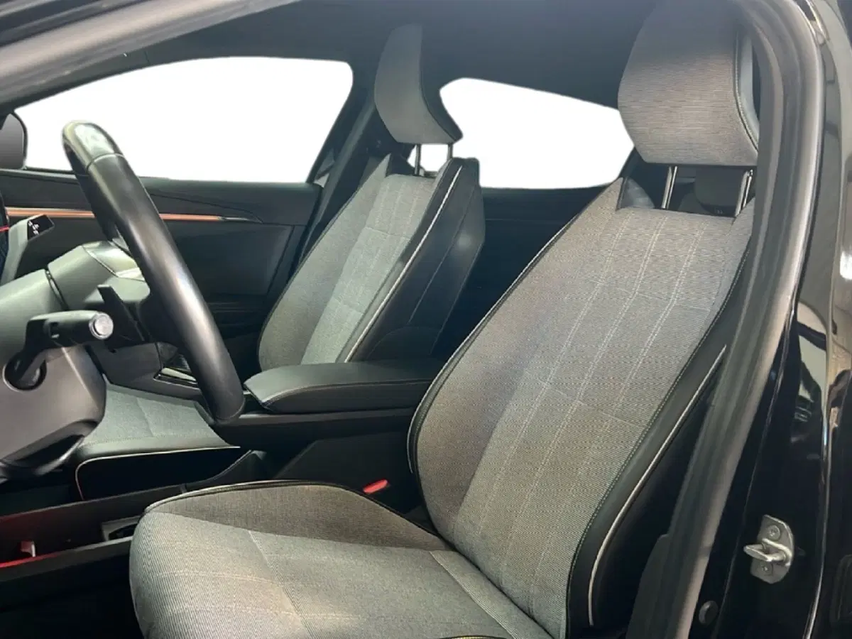 Renault Megane E-Tech Electric usata a Roma (12)