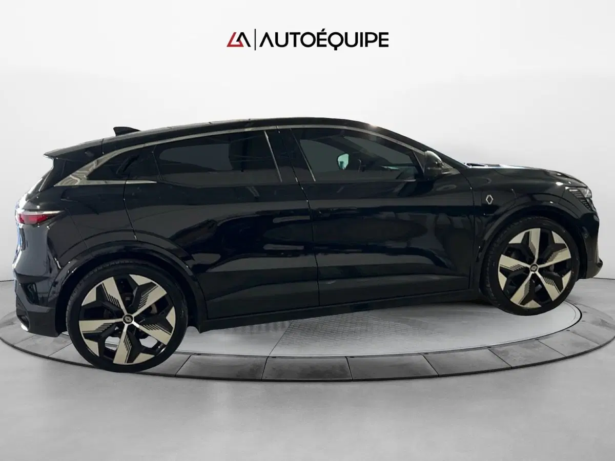 Renault Megane E-Tech Electric usata a Roma (6)