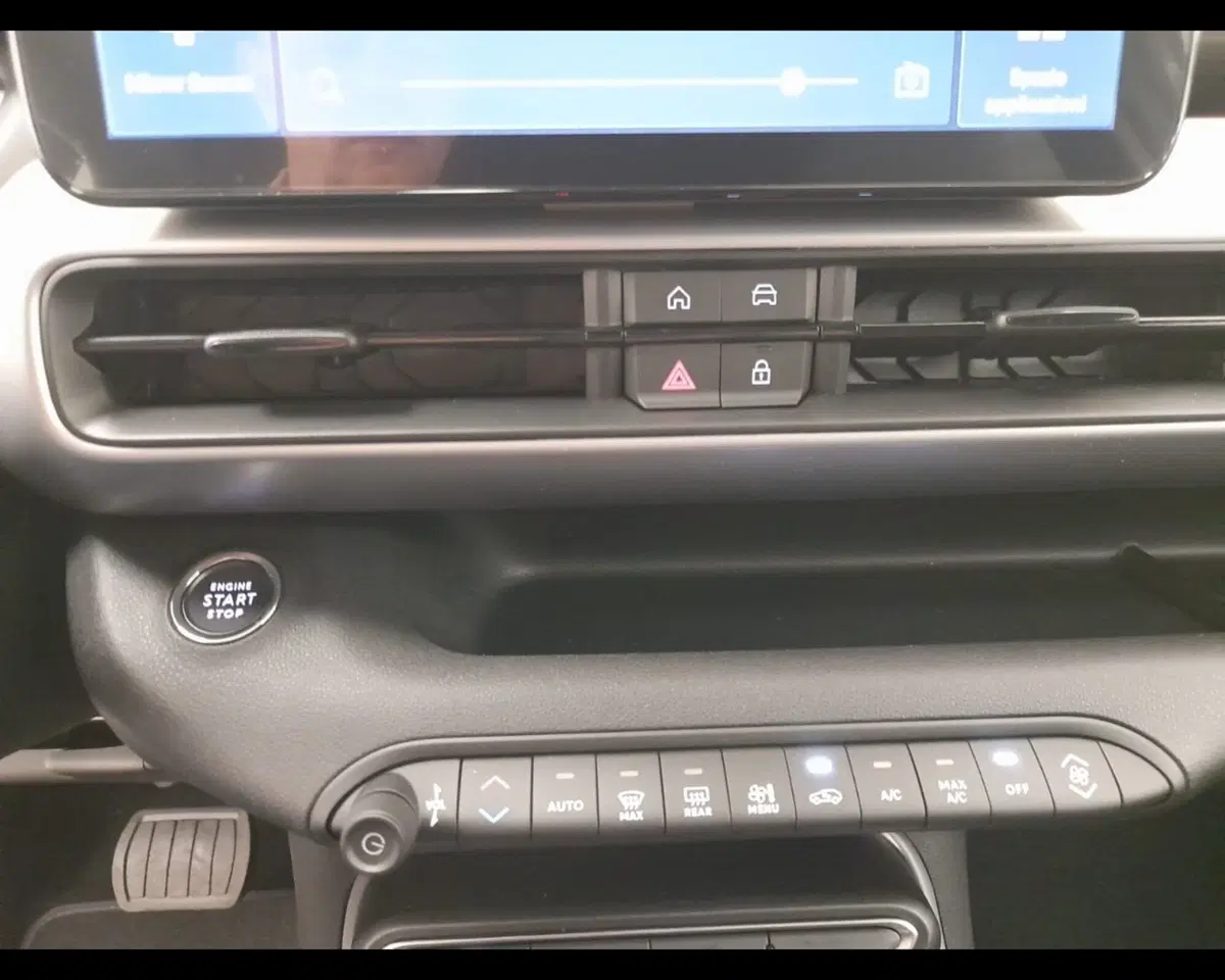 Jeep Avenger nuova a Alessandria (12)