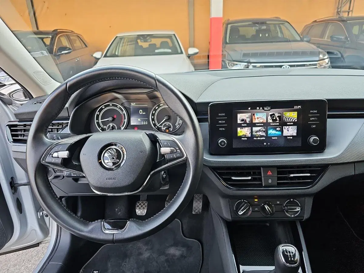 Skoda Kamiq usata a Lecco (9)