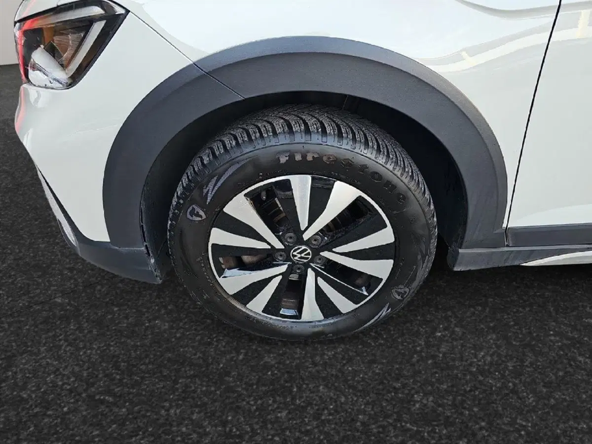 Volkswagen Taigo usata a Lecco (13)
