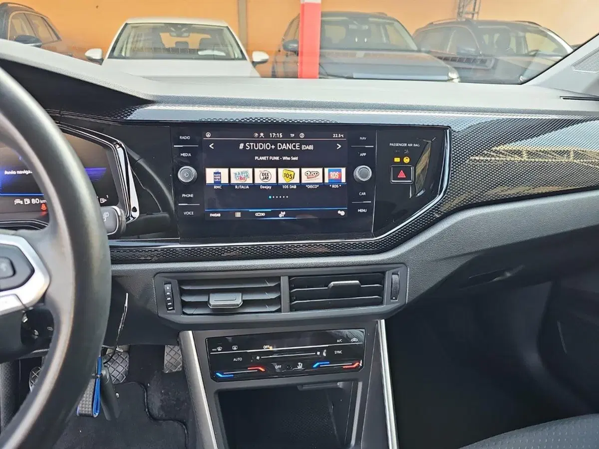 Volkswagen Taigo usata a Lecco (14)
