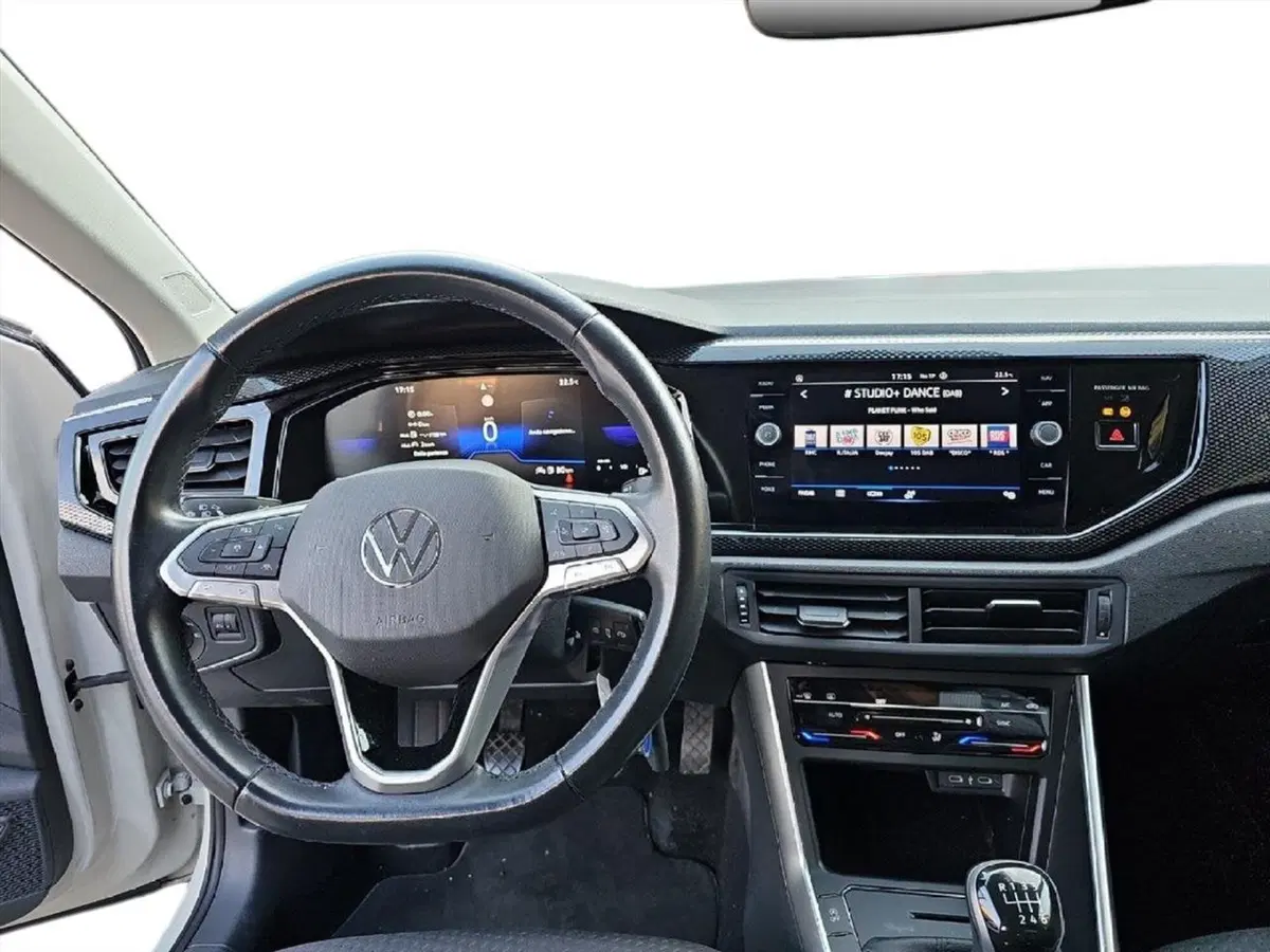 Volkswagen Taigo usata a Lecco (9)