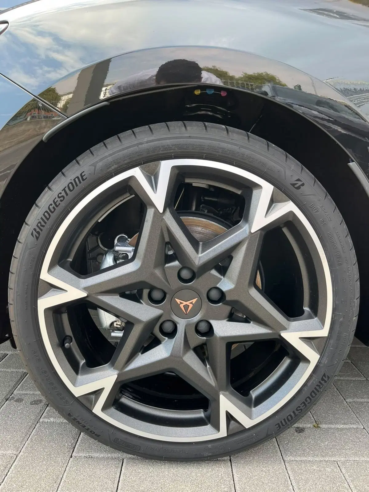 Cupra Leon nuova a Lecco (13)