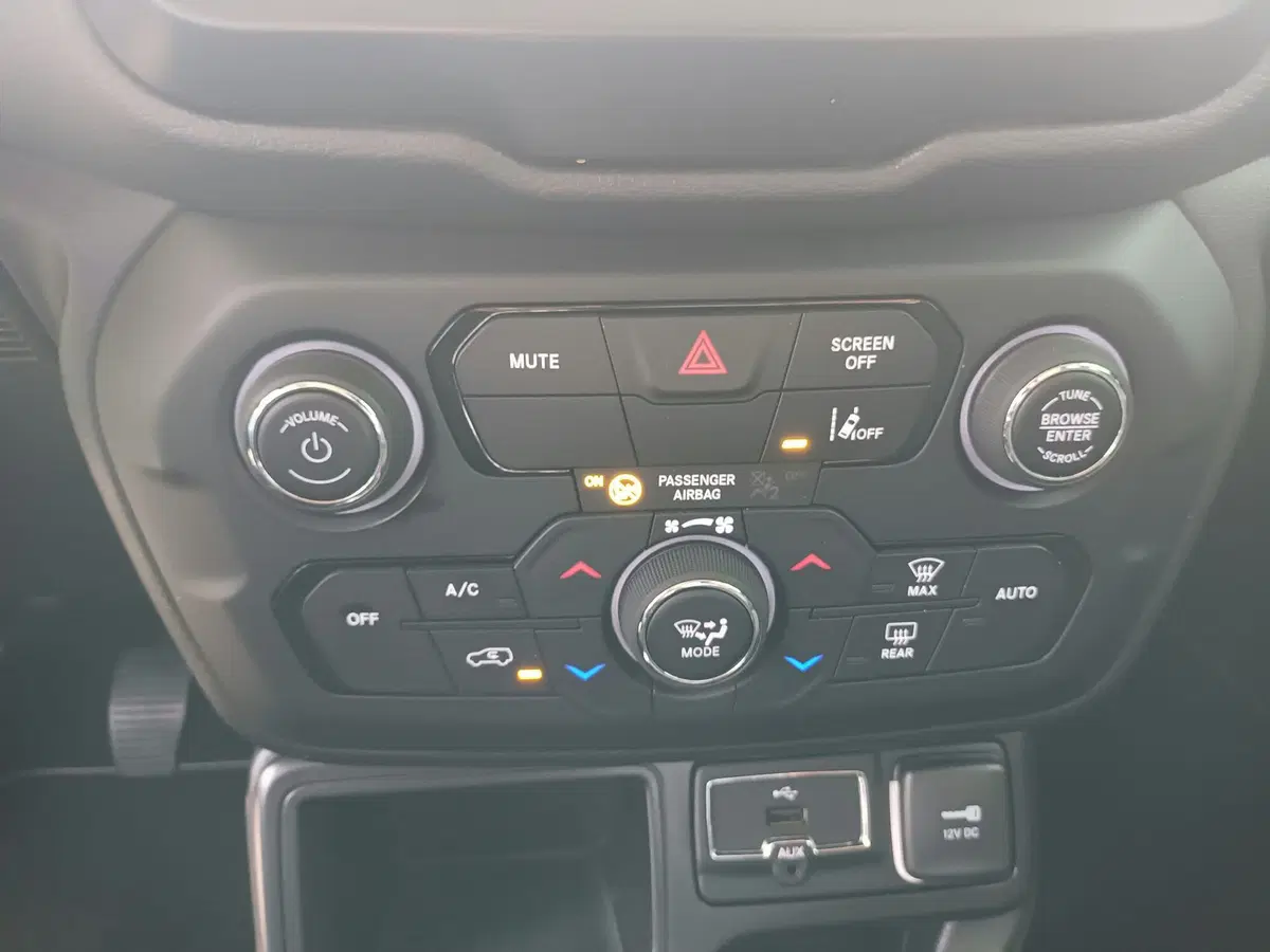 Jeep Renegade usata a Bari (17)