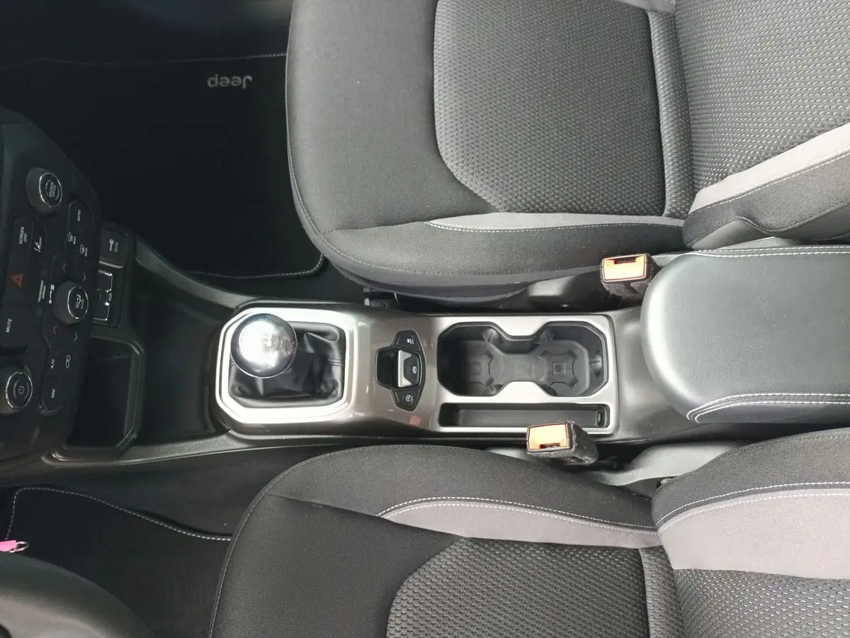 Jeep Renegade usata a Bari (18)