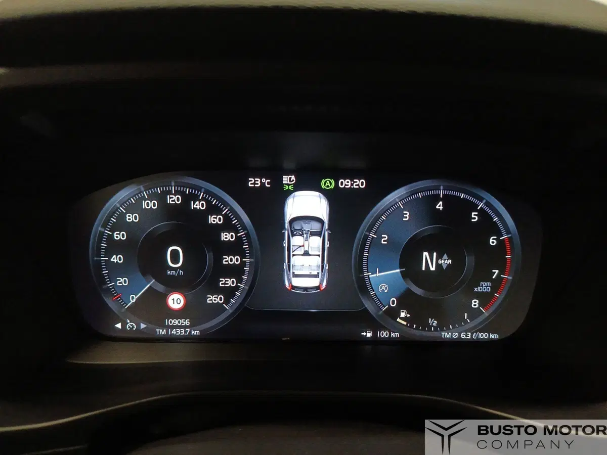 Volvo XC40 usata a Varese (12)