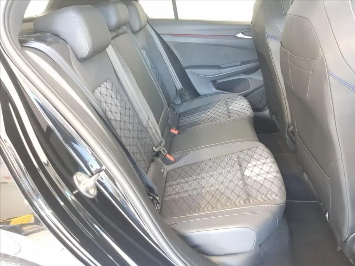 Volkswagen Golf Variant usata a Lucca (12)