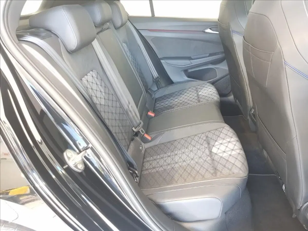 Volkswagen Golf Variant usata a Lucca (12)