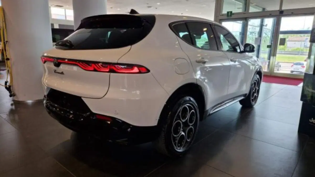 Alfa Romeo Tonale nuova a Modena (5)