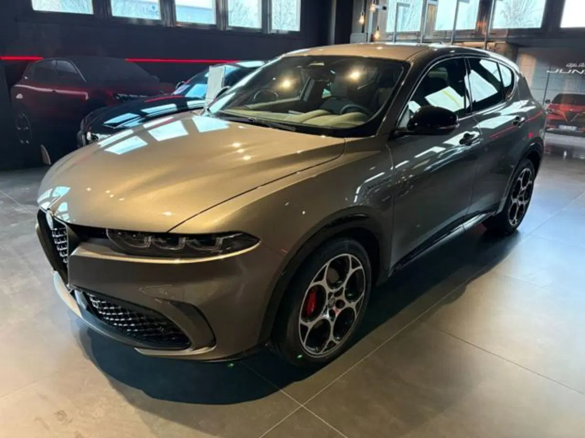 Alfa Romeo Tonale nuova a Modena (3)