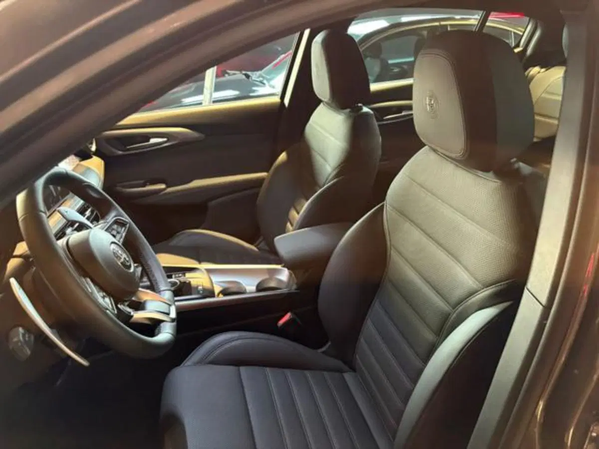 Alfa Romeo Tonale nuova a Modena (4)