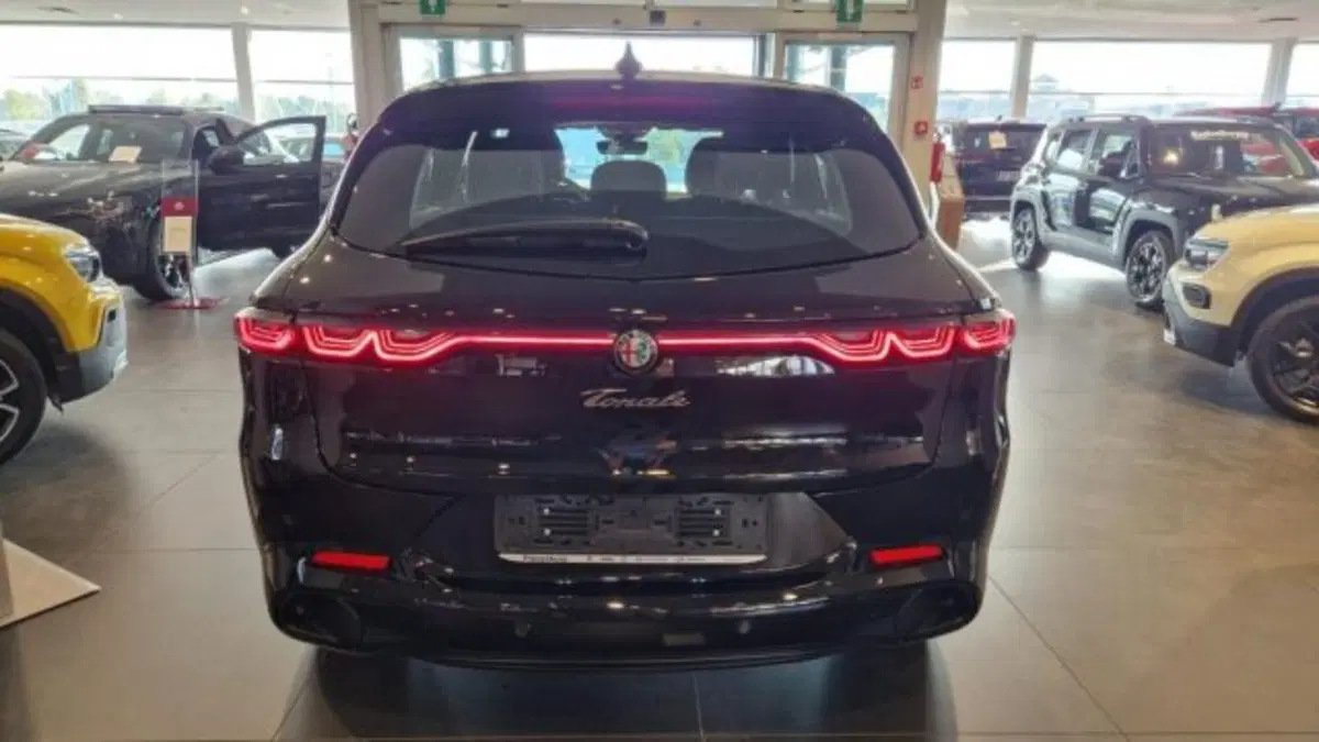 Alfa Romeo Tonale nuova a Modena (5)
