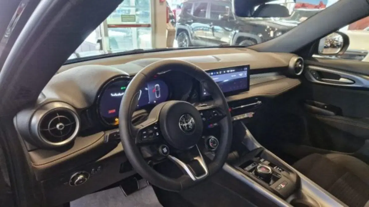 Alfa Romeo Tonale nuova a Modena (6)