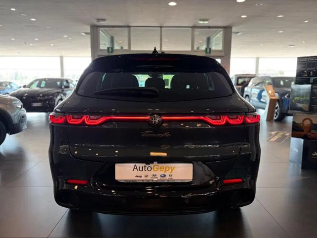 Alfa Romeo Tonale nuova a Modena (7)