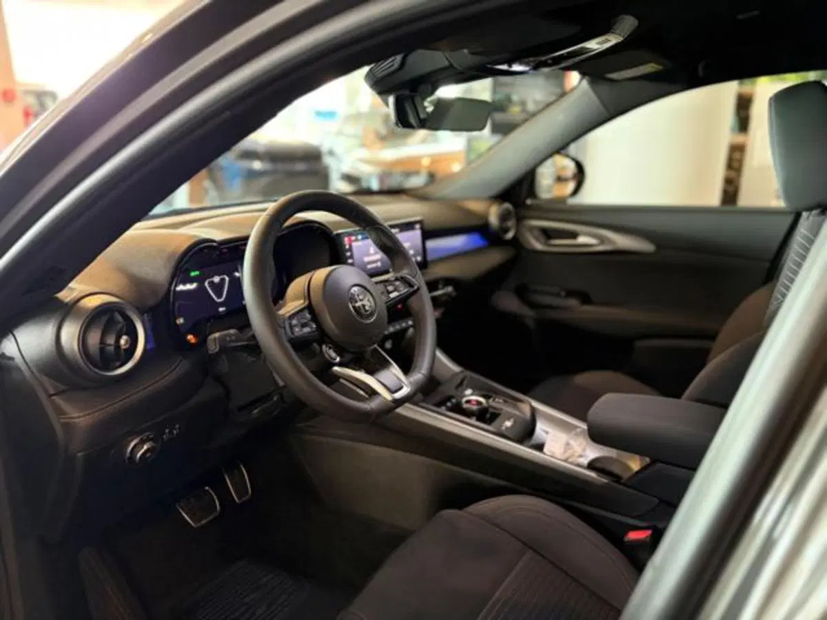 Alfa Romeo Tonale nuova a Modena (10)