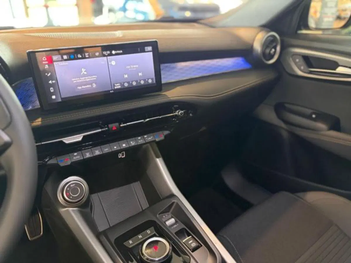 Alfa Romeo Tonale nuova a Modena (14)