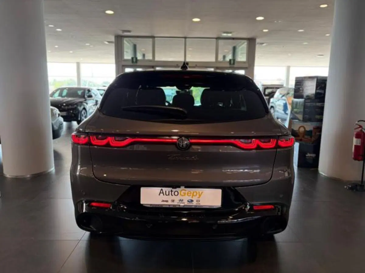 Alfa Romeo Tonale nuova a Modena (5)