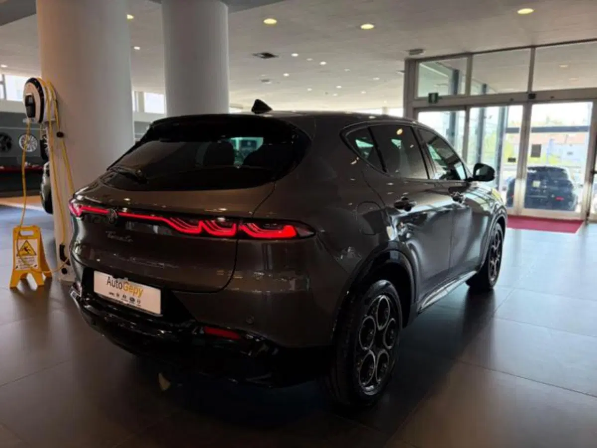 Alfa Romeo Tonale nuova a Modena (6)