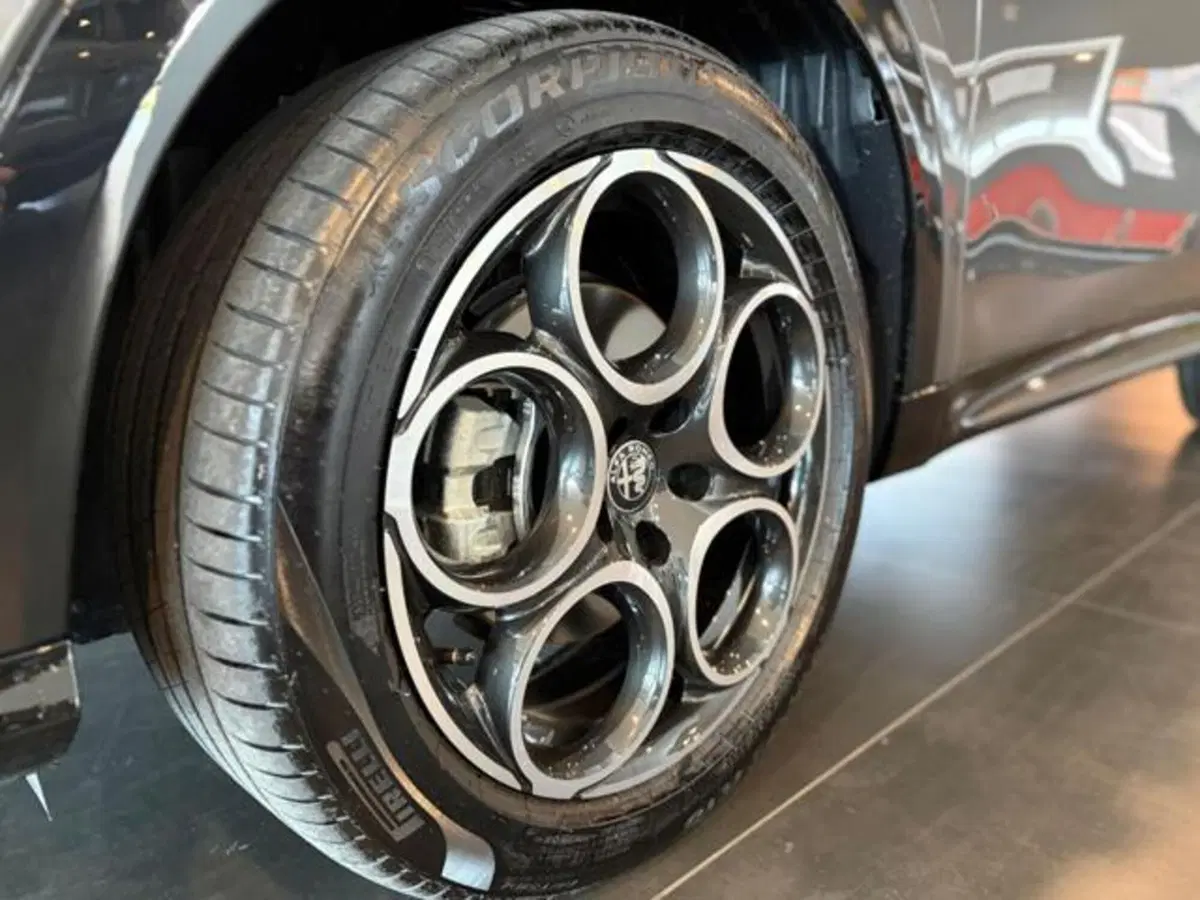 Alfa Romeo Tonale nuova a Modena (9)