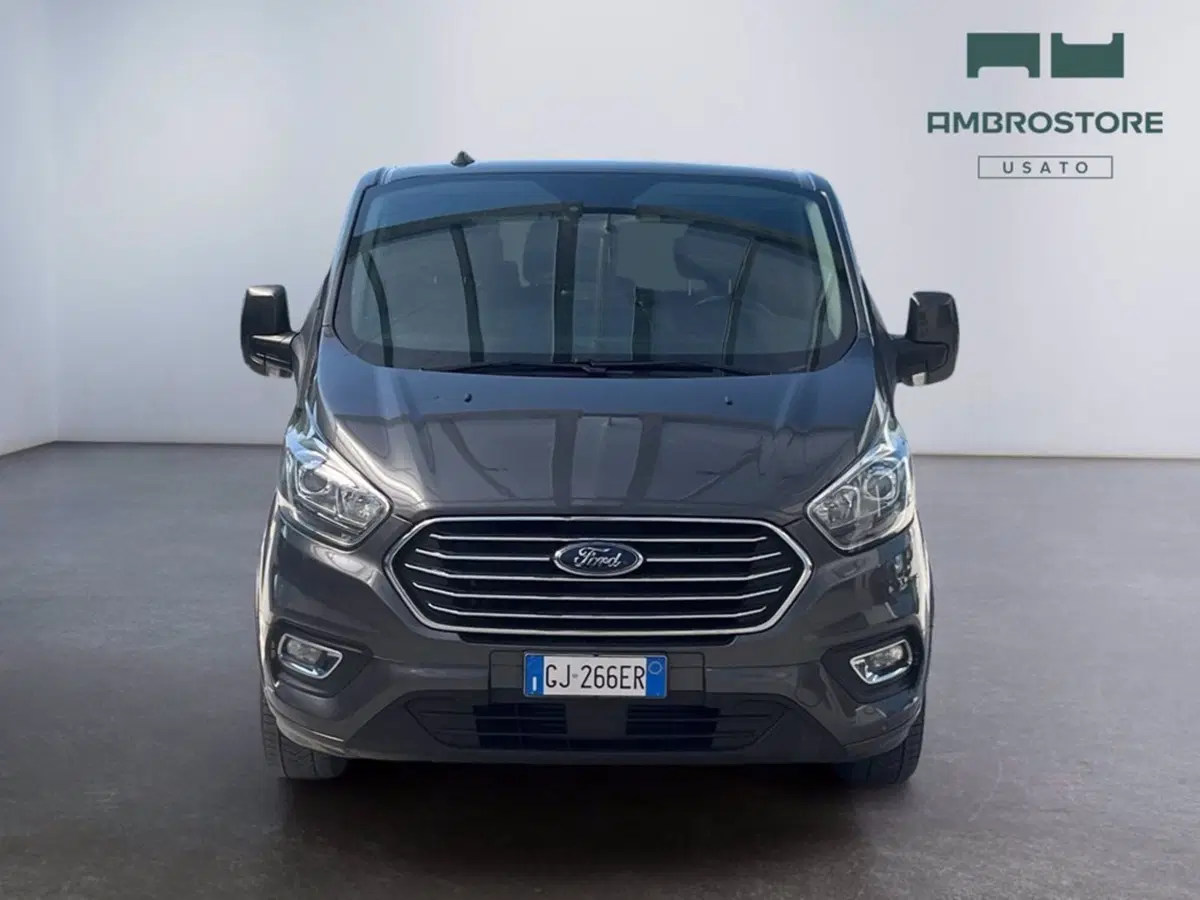 Ford Tourneo Custom usata a Milano (8)