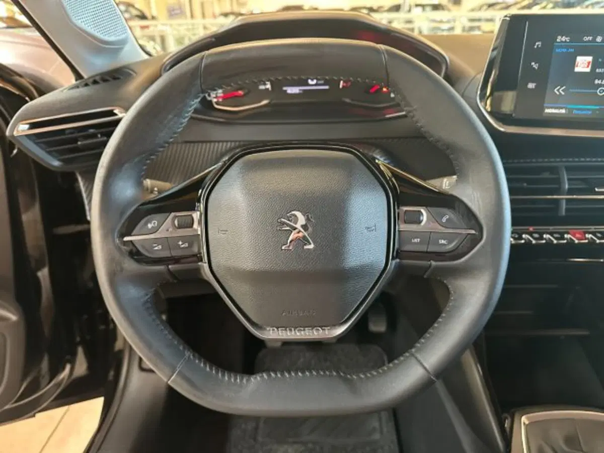 Peugeot 208 usata a Vicenza (11)