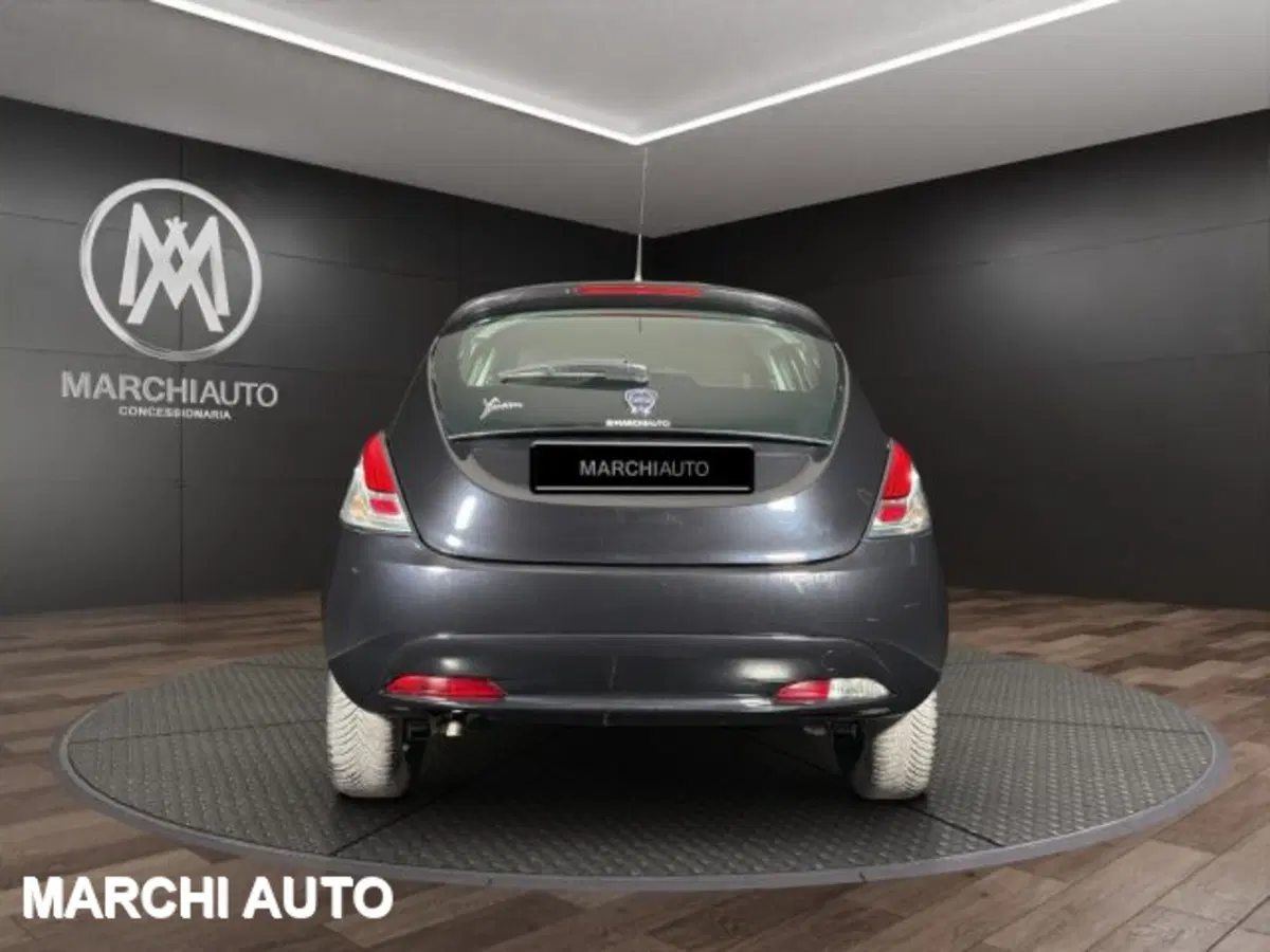 Lancia Ypsilon usata a Perugia (6)