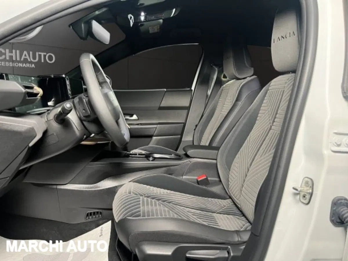 Lancia Ypsilon usata a Perugia (10)