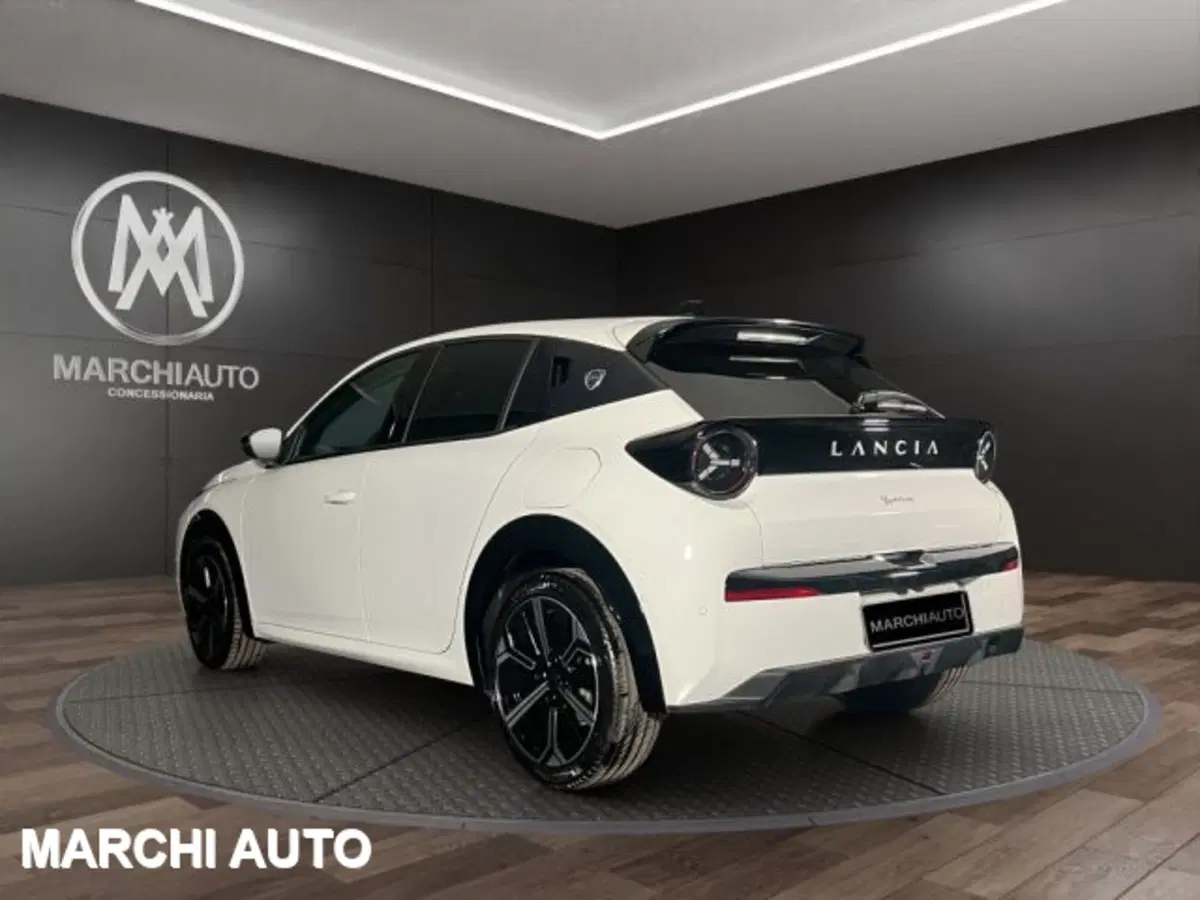 Lancia Ypsilon usata a Perugia (7)