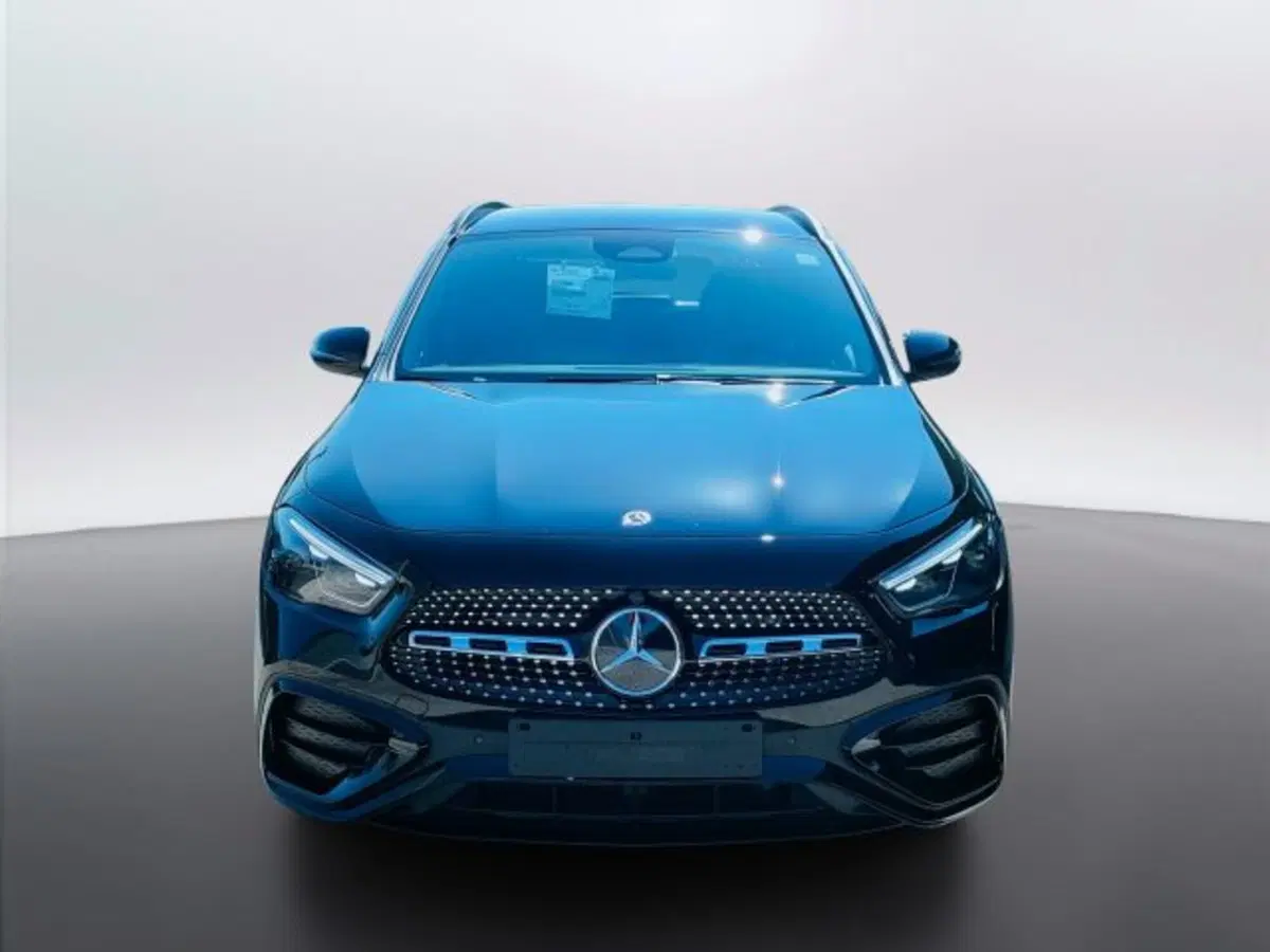 Mercedes-Benz GLA SUV nuova a Teramo (2)