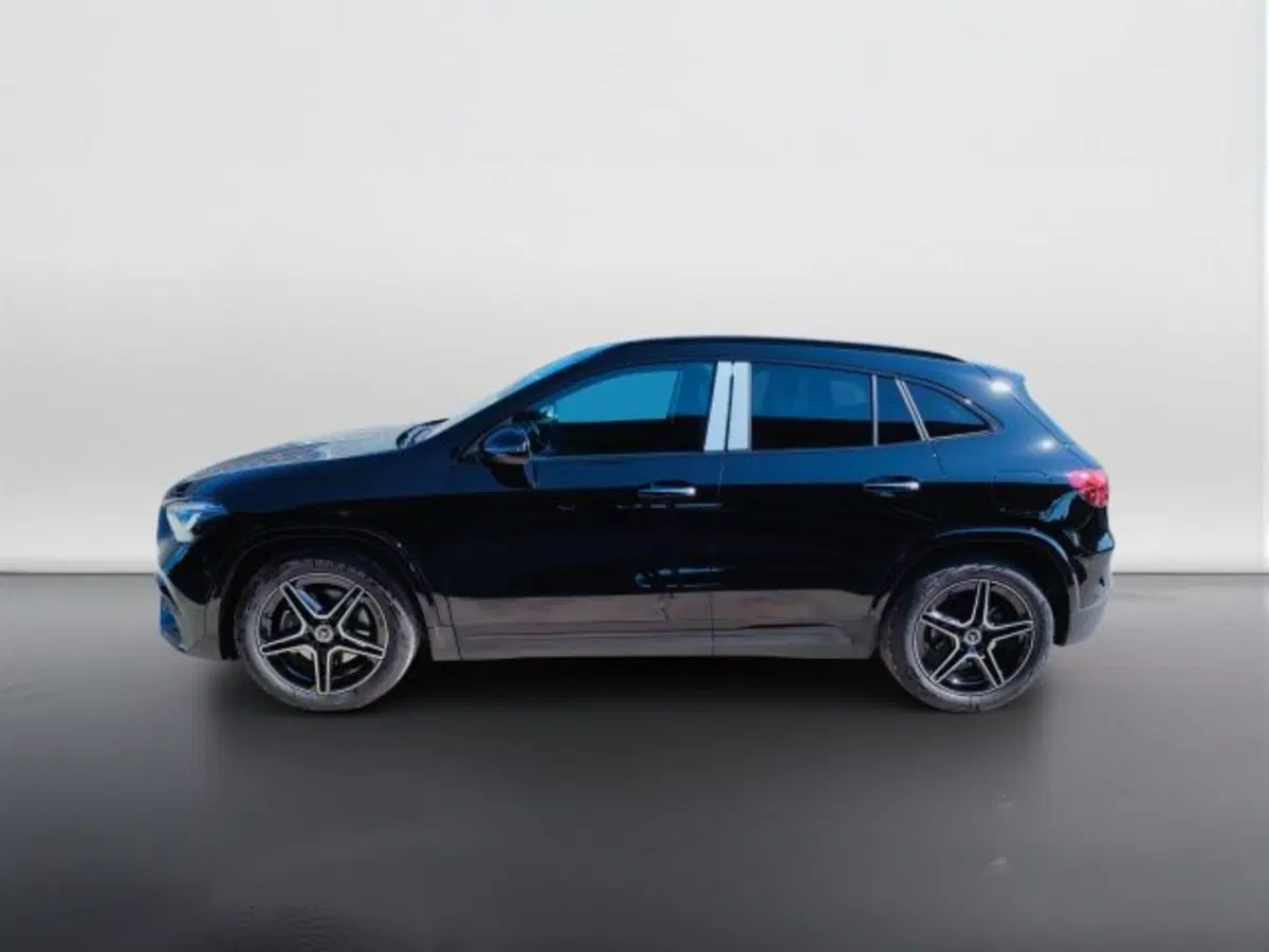 Mercedes-Benz GLA SUV nuova a Teramo (3)
