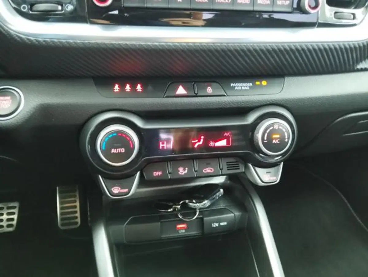 Kia Stonic usata a Como (17)