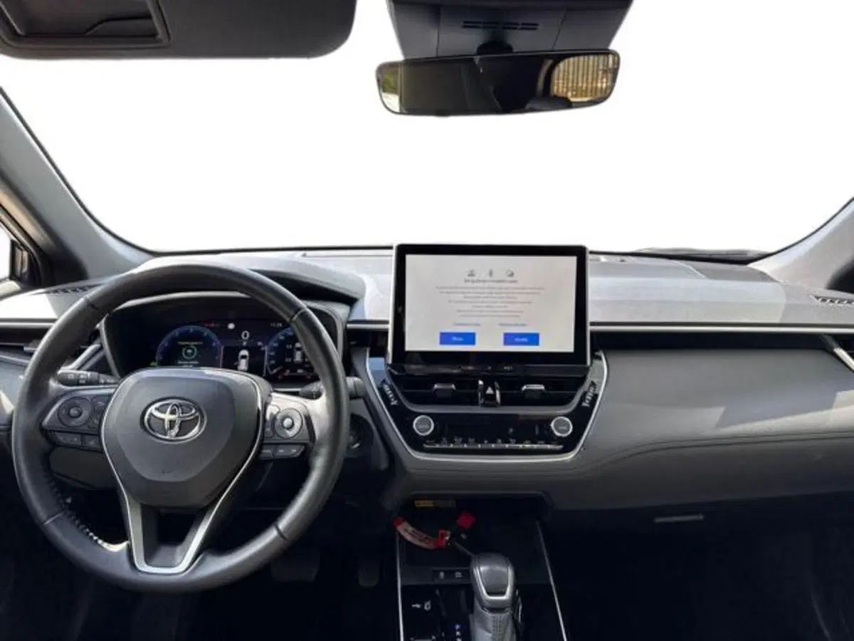 Toyota Corolla Cross usata a Sassari (7)