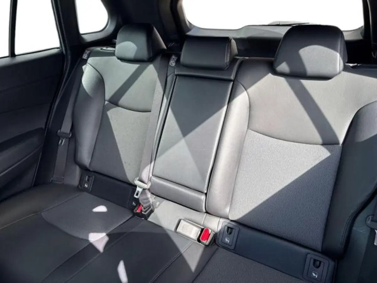 Toyota Corolla Cross usata a Sassari (9)