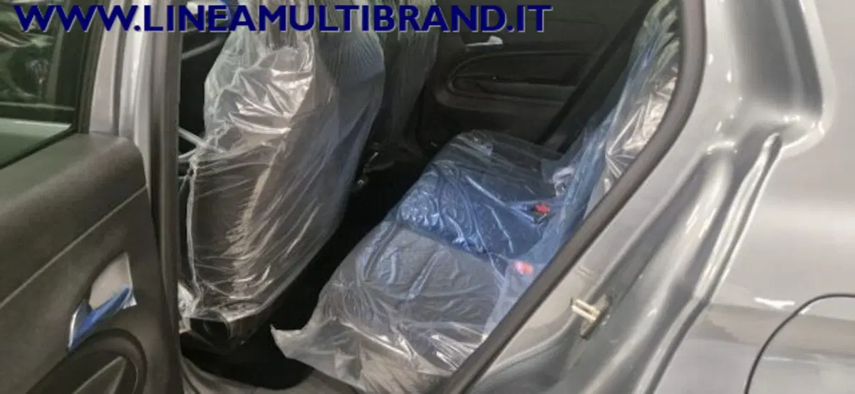 Jeep Avenger nuova a Piacenza (11)