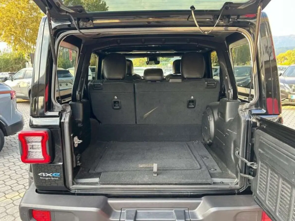 Jeep Wrangler Unlimited usata a Firenze (7)