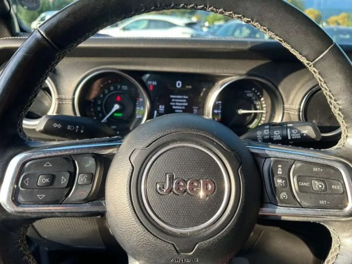 Jeep Wrangler Unlimited usata a Firenze (9)