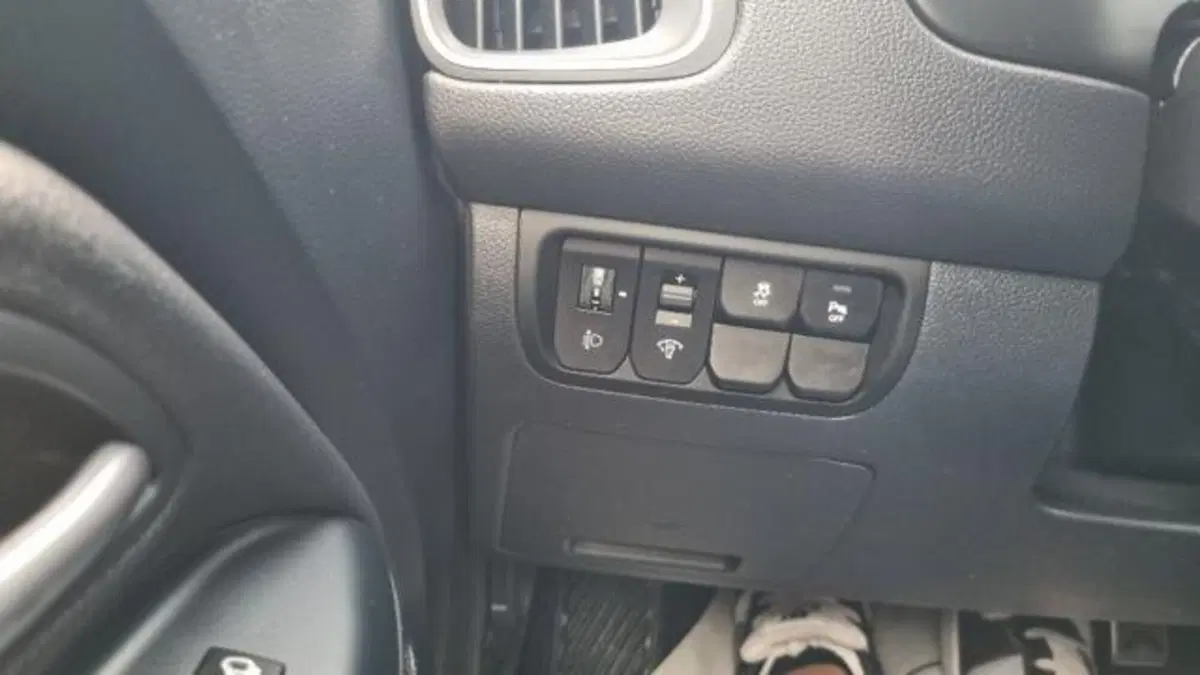 Kia Rio usata a Savona (14)