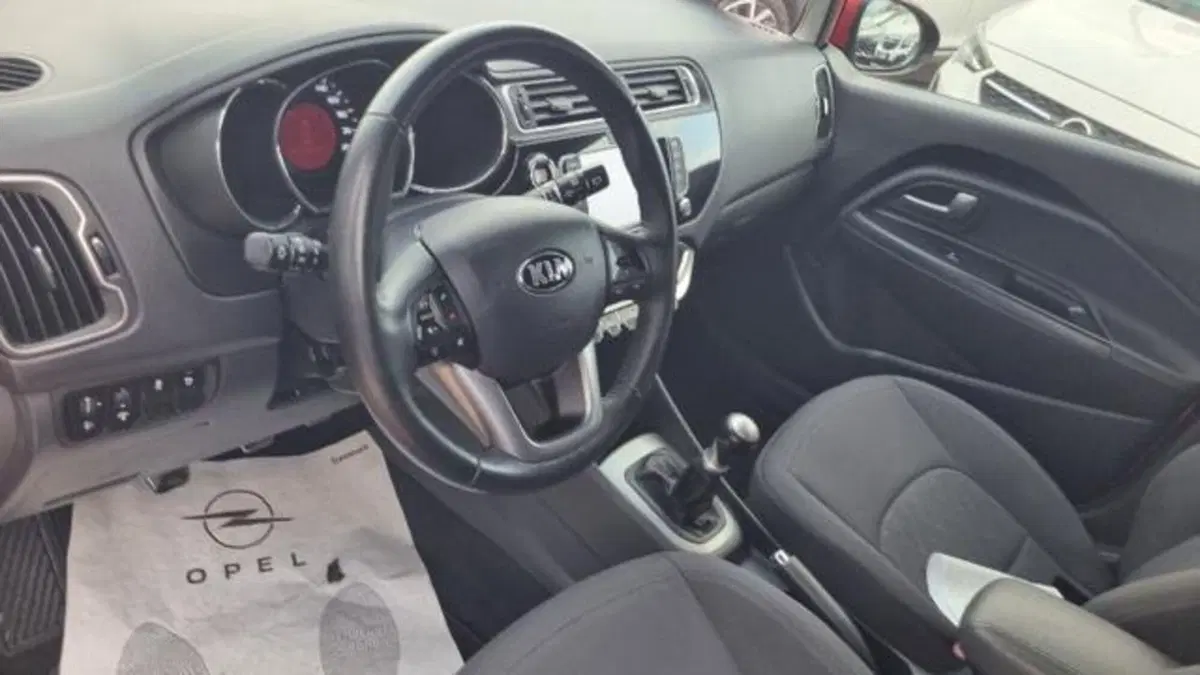 Kia Rio usata a Savona (16)