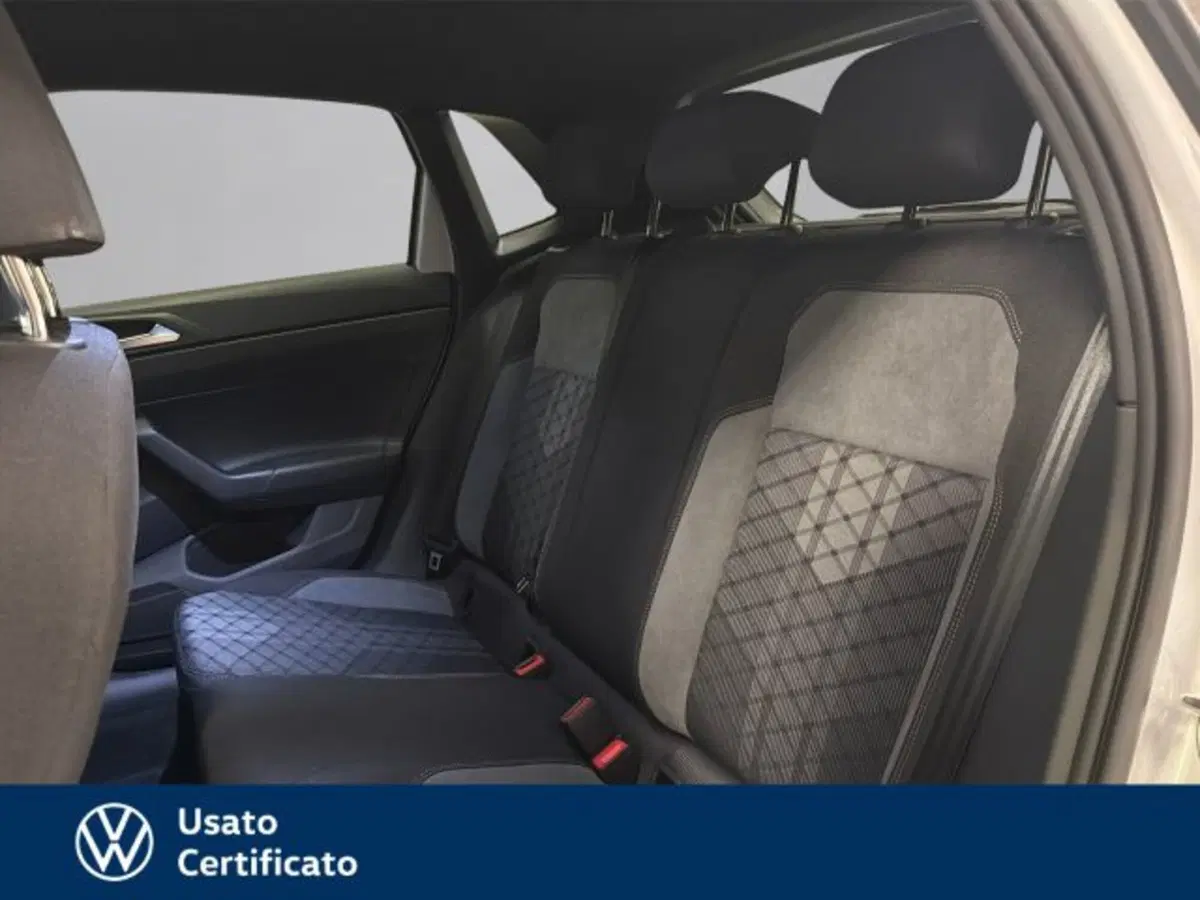 Volkswagen Polo nuova a Vicenza (12)