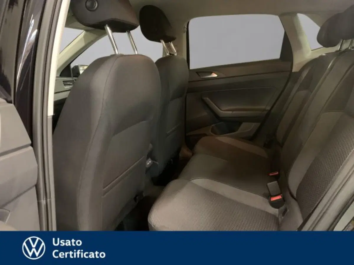 Volkswagen Polo nuova a Vicenza (12)