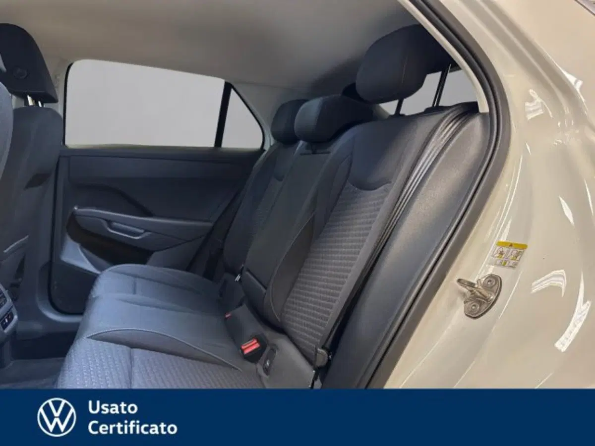 Volkswagen T-Roc usata a Vicenza (12)