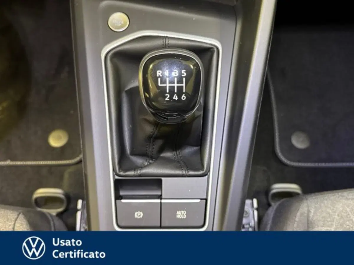 Volkswagen Golf nuova a Vicenza (11)