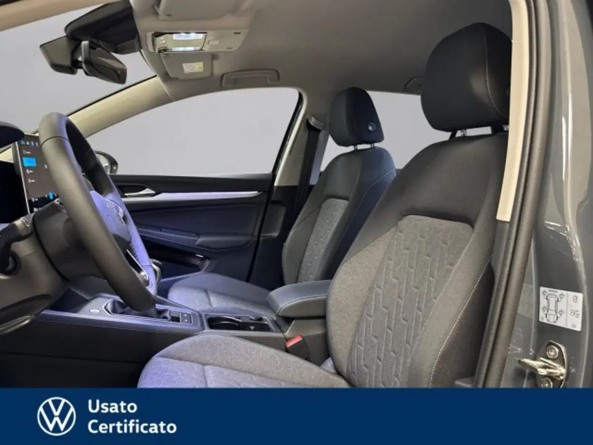 Volkswagen Golf nuova a Vicenza (13)