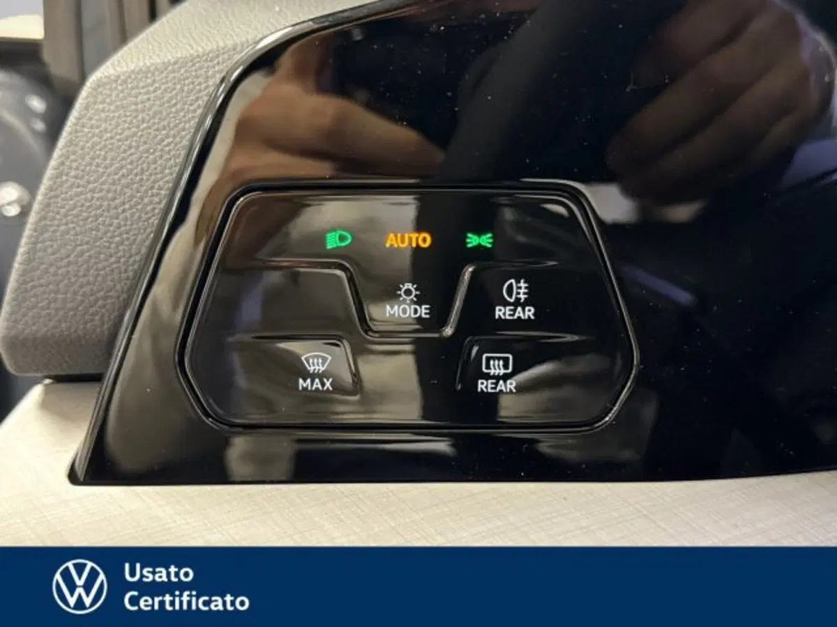 Volkswagen Golf nuova a Vicenza (16)