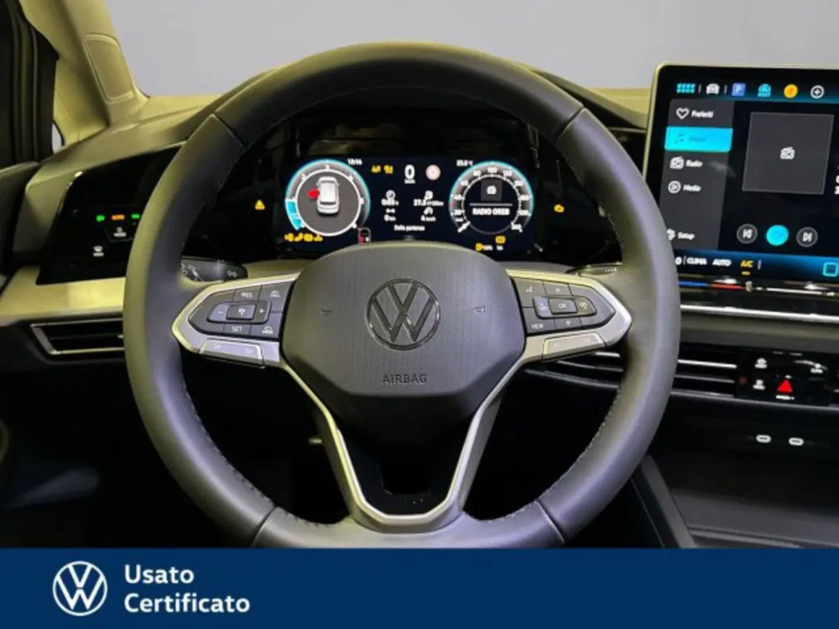 Volkswagen Golf nuova a Vicenza (9)