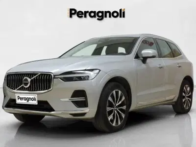 Volvo XC60 B4 (d) AWD automatico Ultimate Bright del 2022 usata a Firenze