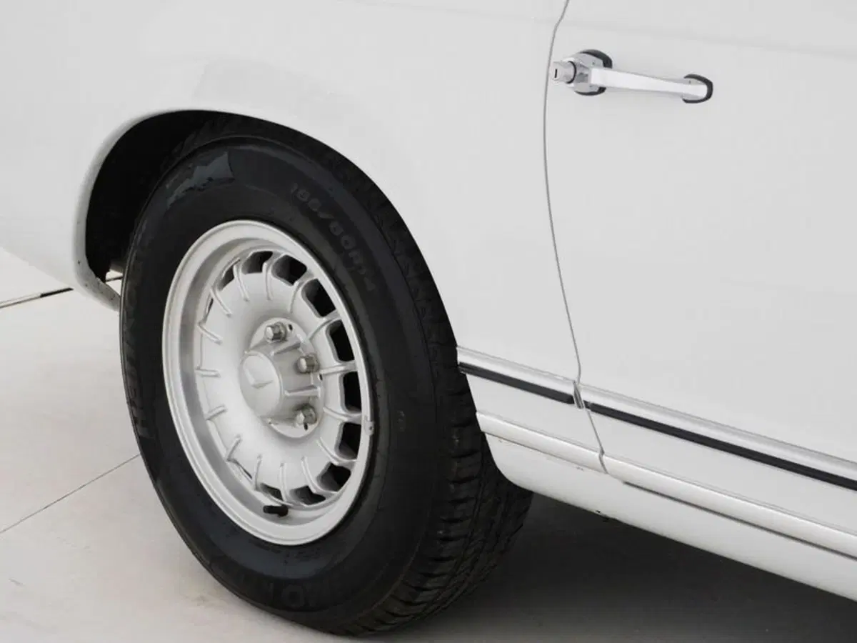 Mercedes-Benz 230 Coupé usata a Perugia (11)